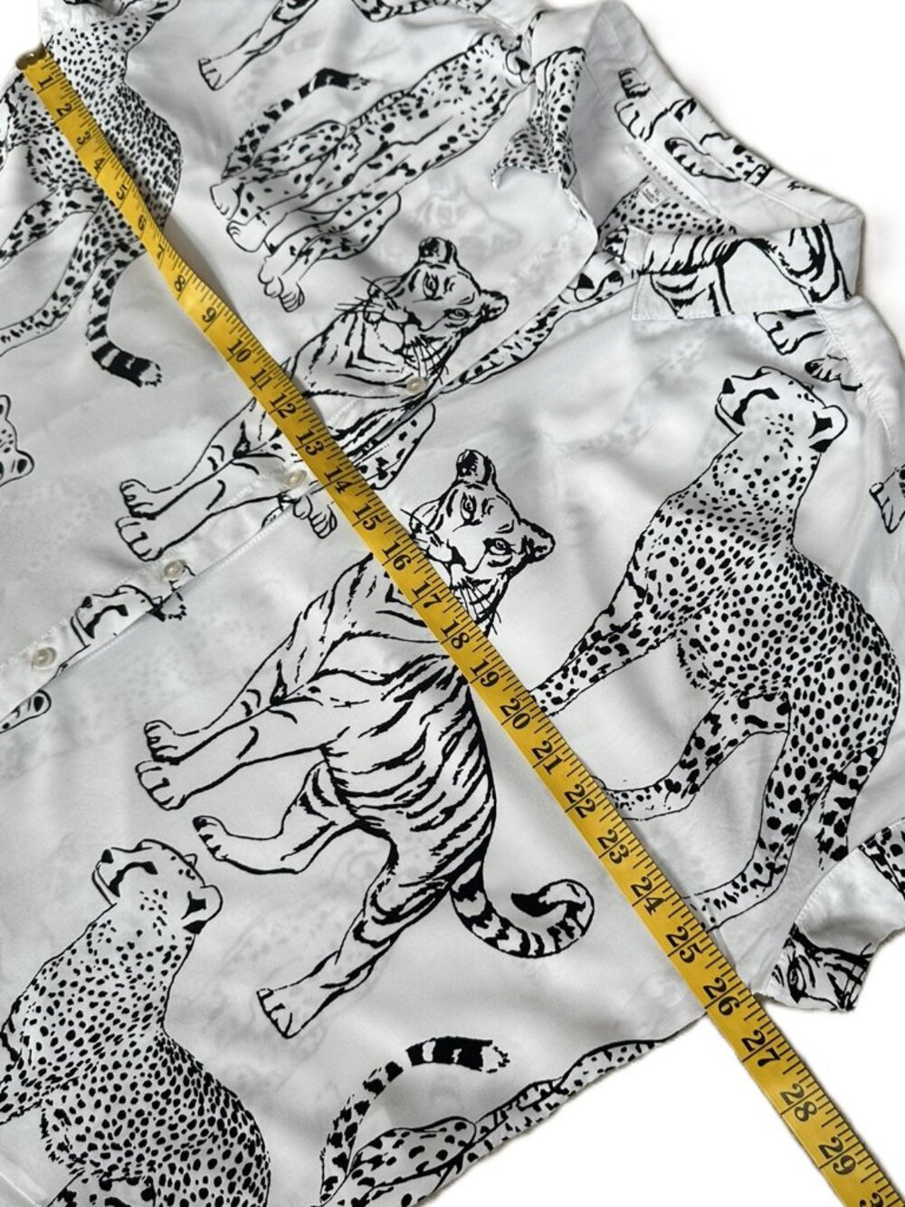 Women's XL Short-Sleeve Blouse Black and White Tigers & Cheetahs Jane Delancey - Picture 11 of 12